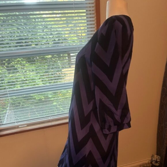 Needle & Thread Blue Zig Zag Pattern Crisscross back shift mini dress, size M - Picture 2 of 5